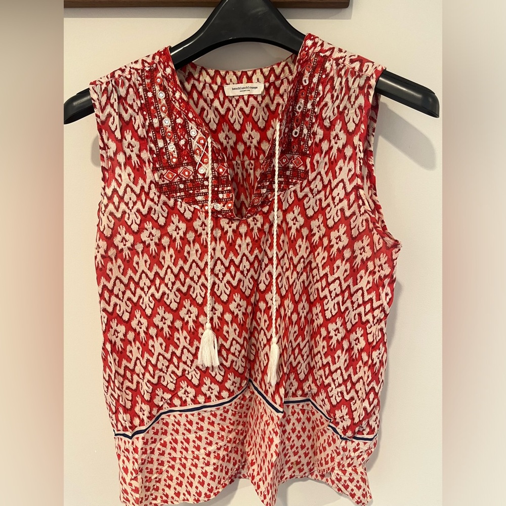 Beach lunch lounge blouse. Sleeveless. Great condition